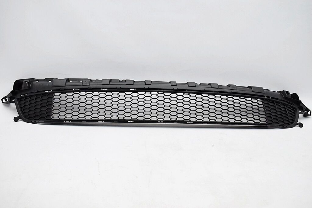 Ön Tampon Orta Izgarası Renault Trafic 3