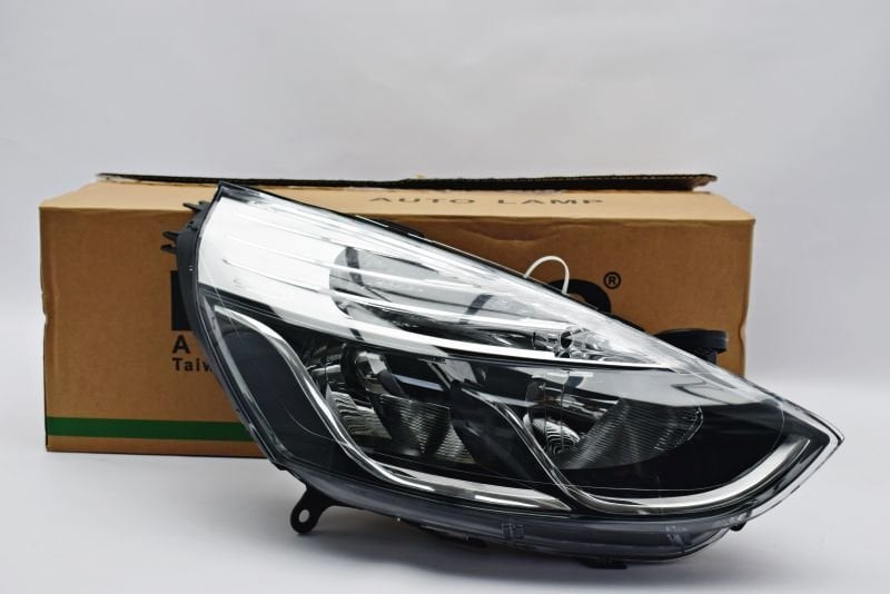 Renault Clio 4 Far Nikelaj Sağ