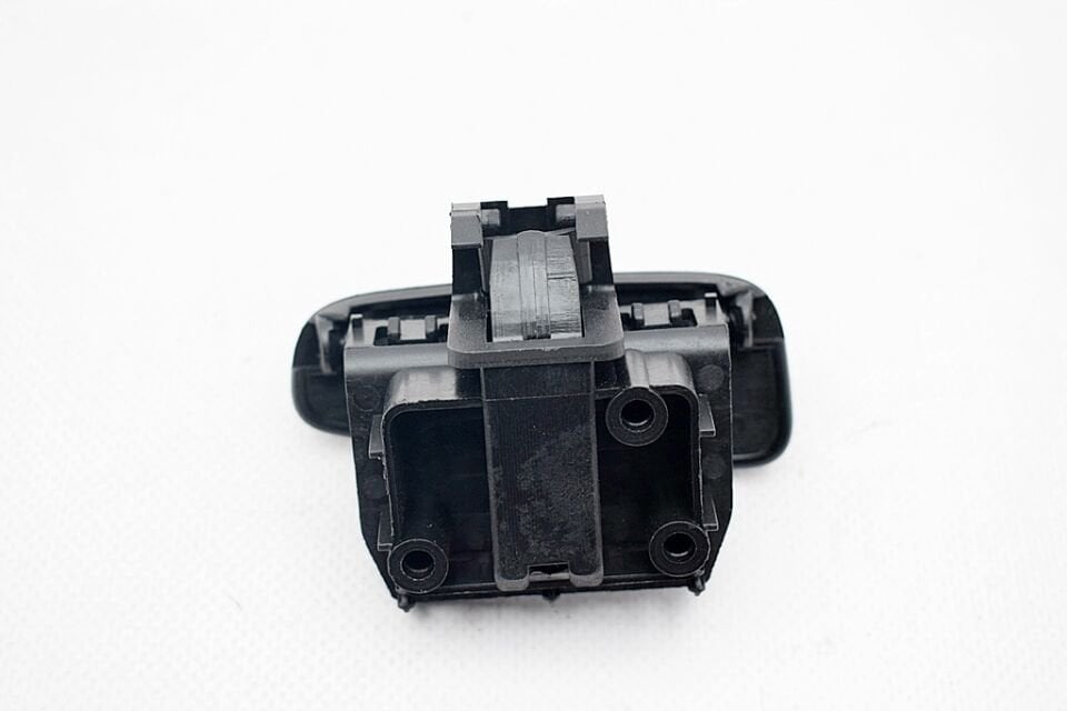 Clio 4 Torpido Kapak Kilidi