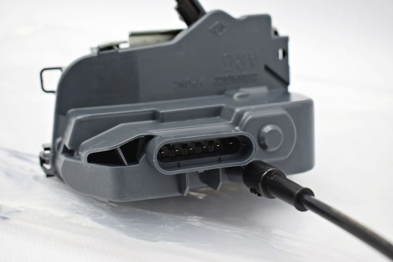 Renault Megane 2 Kapı Kilidi Arka Sol 6 Fiş