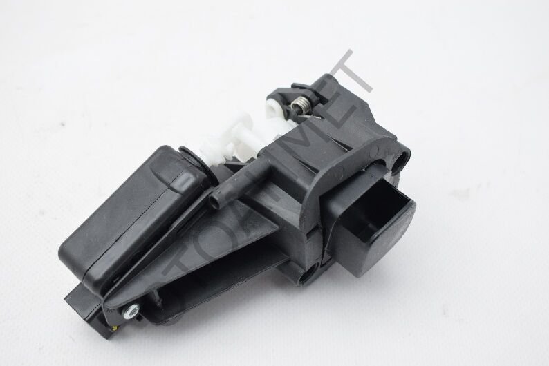 Renault Trafic 2 Bagaj Kilidi  Tek Kapak-8200102185