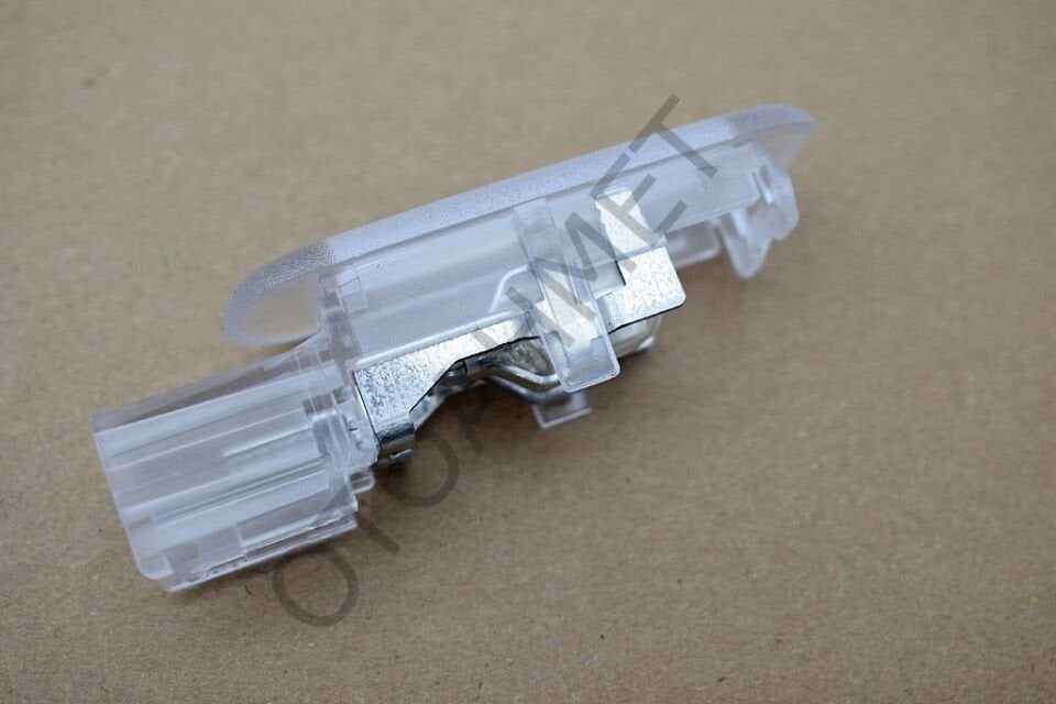 Renault Megane 2 Kapı İç Aydınlatma Lambası 8200120715