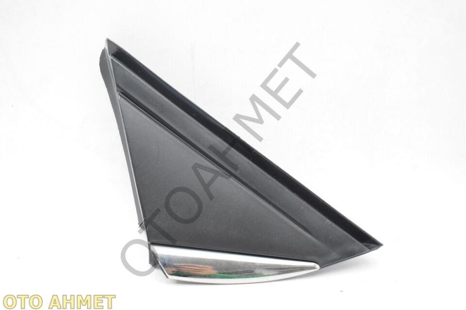 Renault Megane 4 Sağ Çamurluk Köşe Plastiği Ayna Muskası