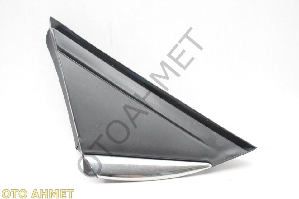 Renault Megane 4 Sağ Çamurluk Köşe Plastiği Ayna Muskası