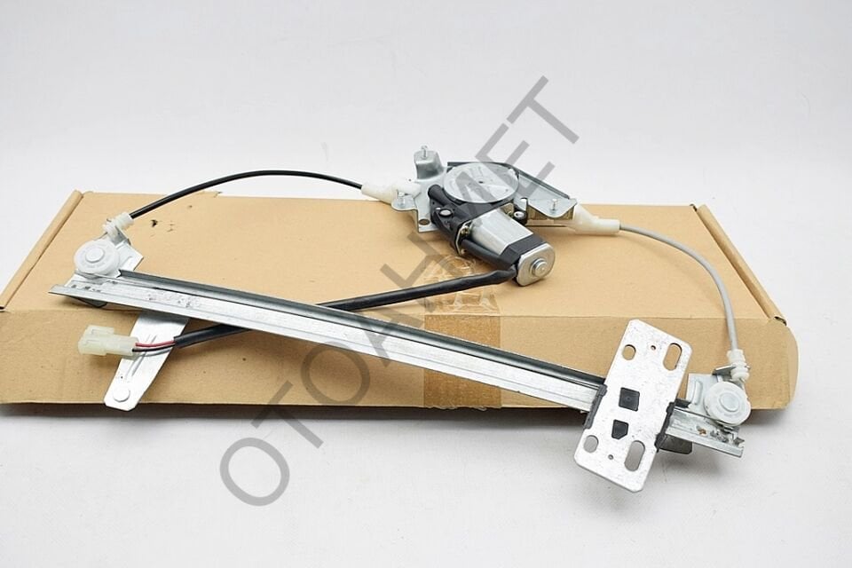 Dacia Solenza Ön Cam Krikosu Motorlu Sağ