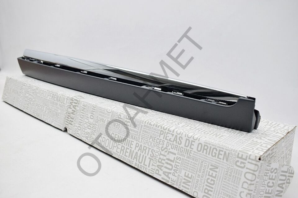 Megane 3 Sağ Ön Kapı Bandı Nikelaj Krom Çıtalı