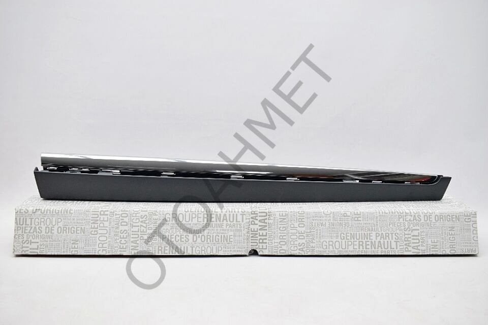 Megane 3 Sağ Ön Kapı Bandı Nikelaj Krom Çıtalı