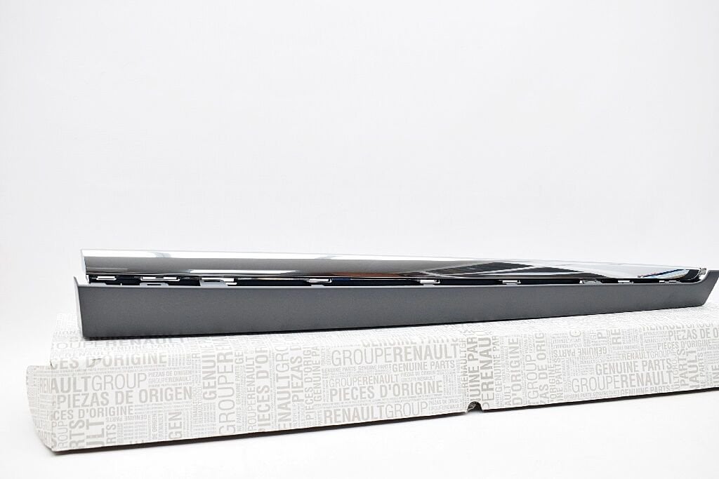 Megane 3 Sağ Ön Kapı Bandı Nikelaj Krom Çıtalı