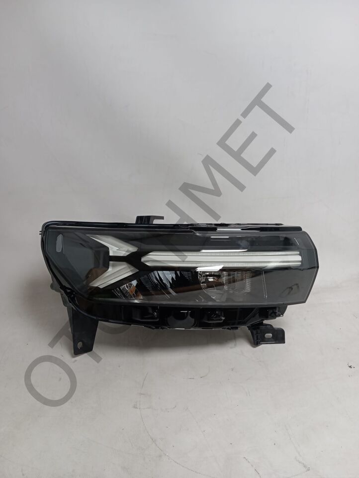Renault Duster 3 Sağ Ön Far 260100444R