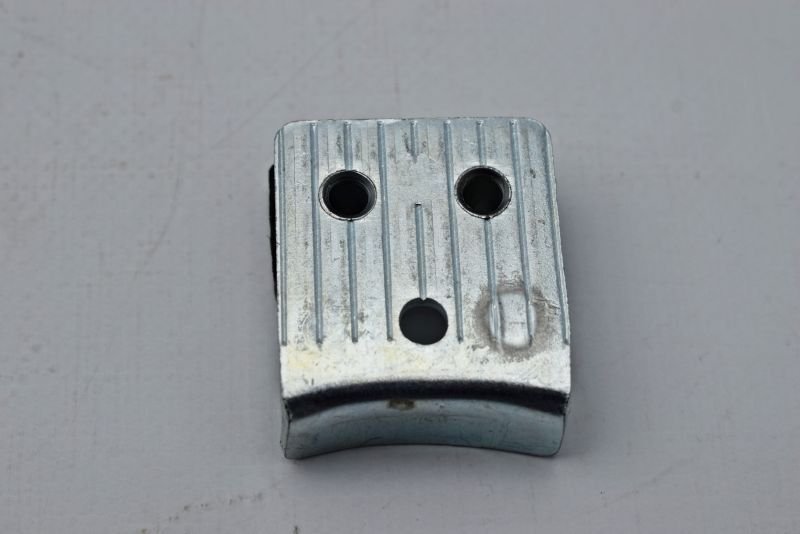 R9 Sağ Ön Kapı Kilidi Karşılığı