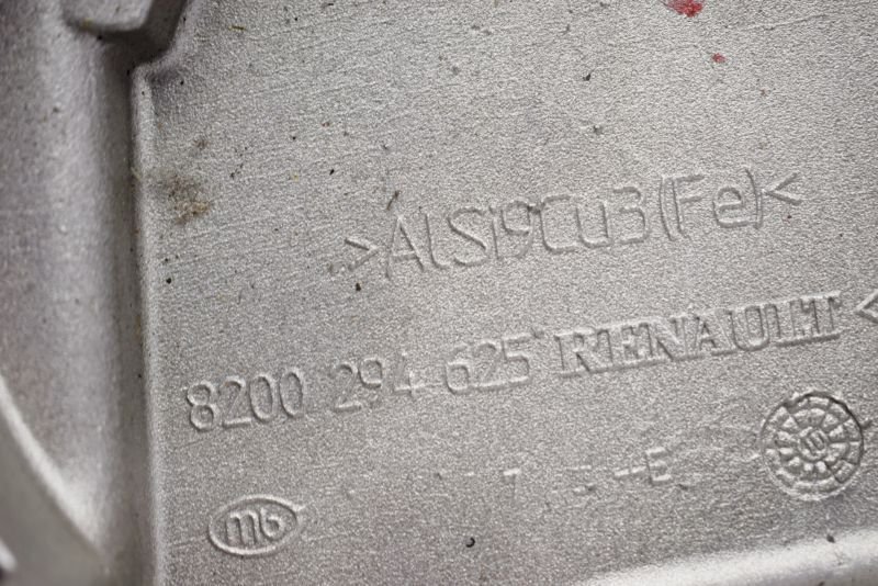 Motor Blok Ön Kapak Renault Megane 2 Scenic 2 Fluence