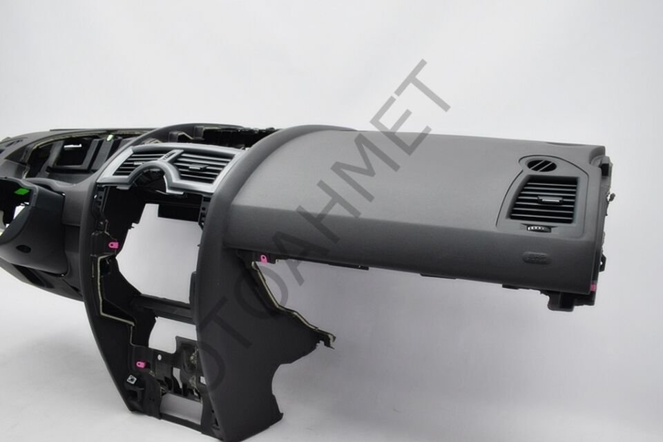 Renault Megane 2 Torpido (Gögüs) 681002765R