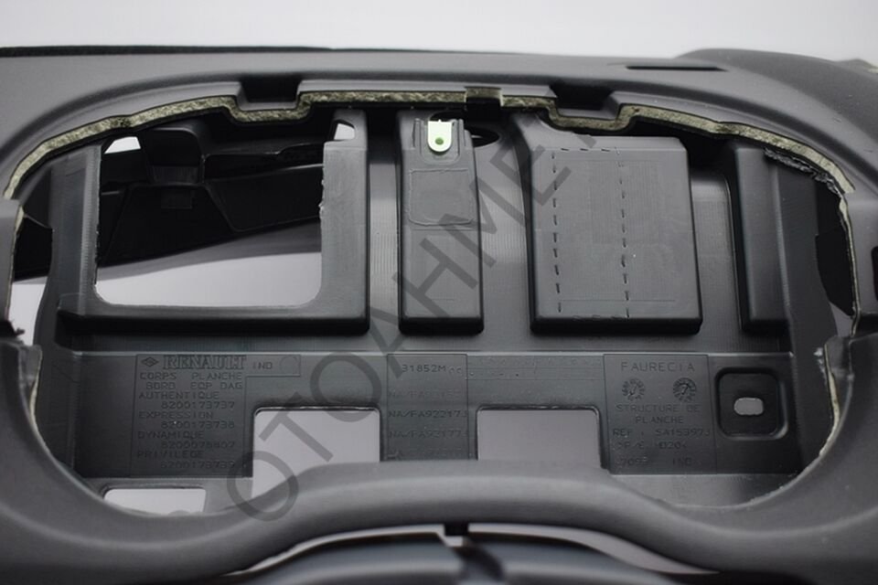 Renault Megane 2 Torpido (Gögüs) 681002765R