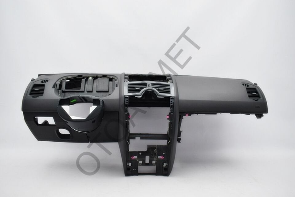 Renault Megane 2 Torpido (Gögüs) 681002765R