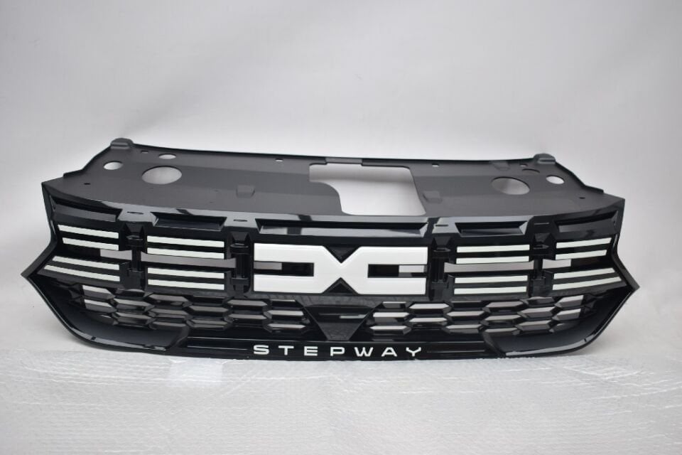 Dacia Sandero 3 Ön Panjur 260606033R