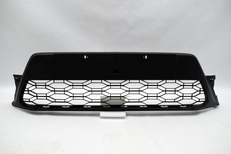 Dacia Sandero Orta Tampon Izgarası Yeni Model