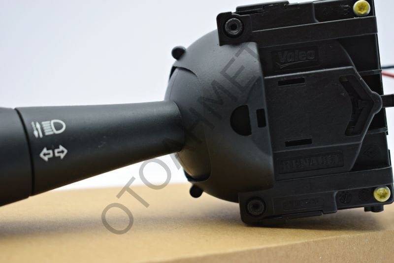 Renault Clio 4 Far Kolu