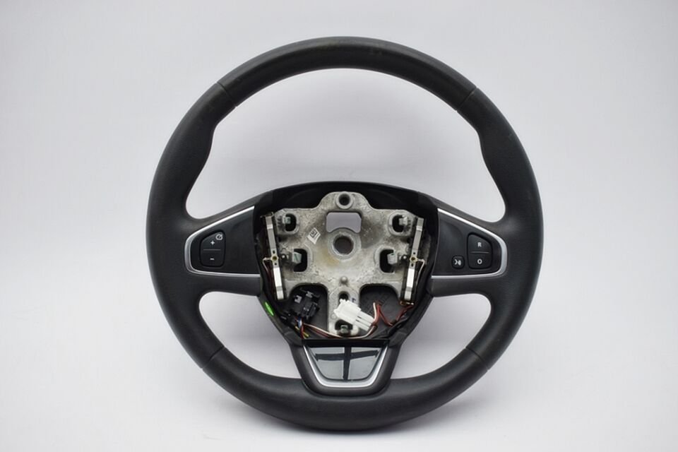 Direksiyon Simidi Clio 4 Captur 484009918R-631651100B