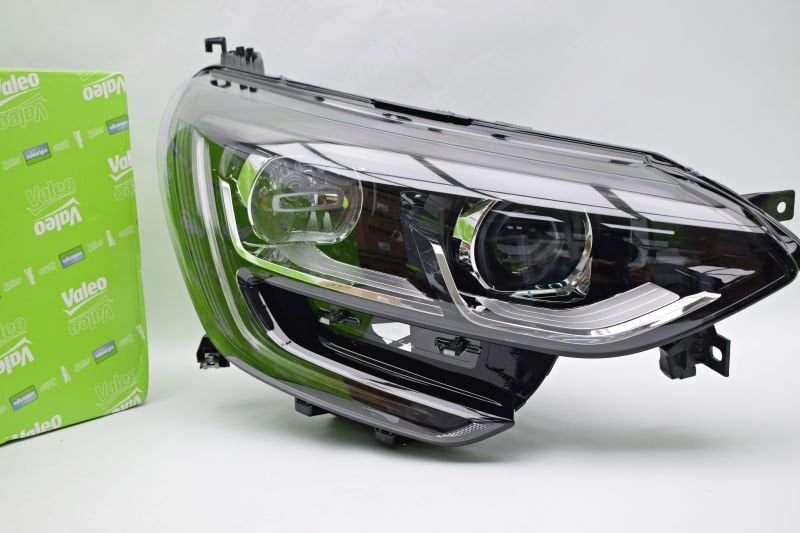 Renault Megane 4 Sağ Far 260102686R