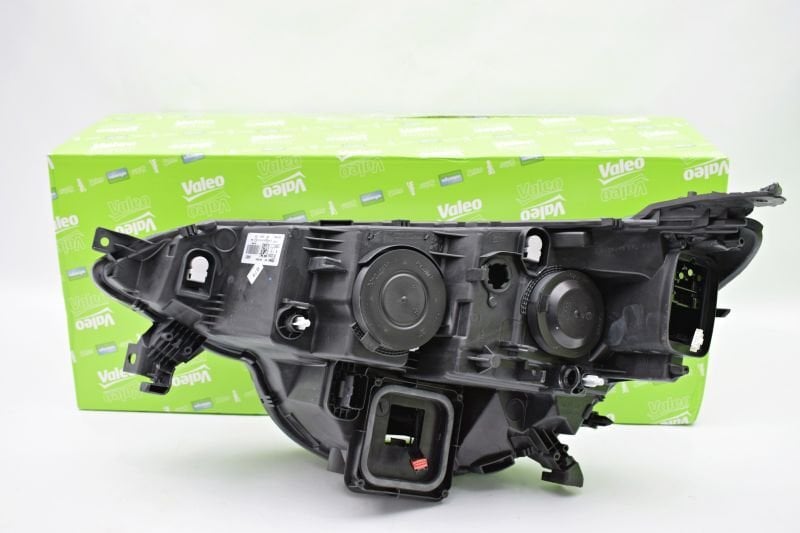 Renault Megane 4 Sağ Far 260102686R