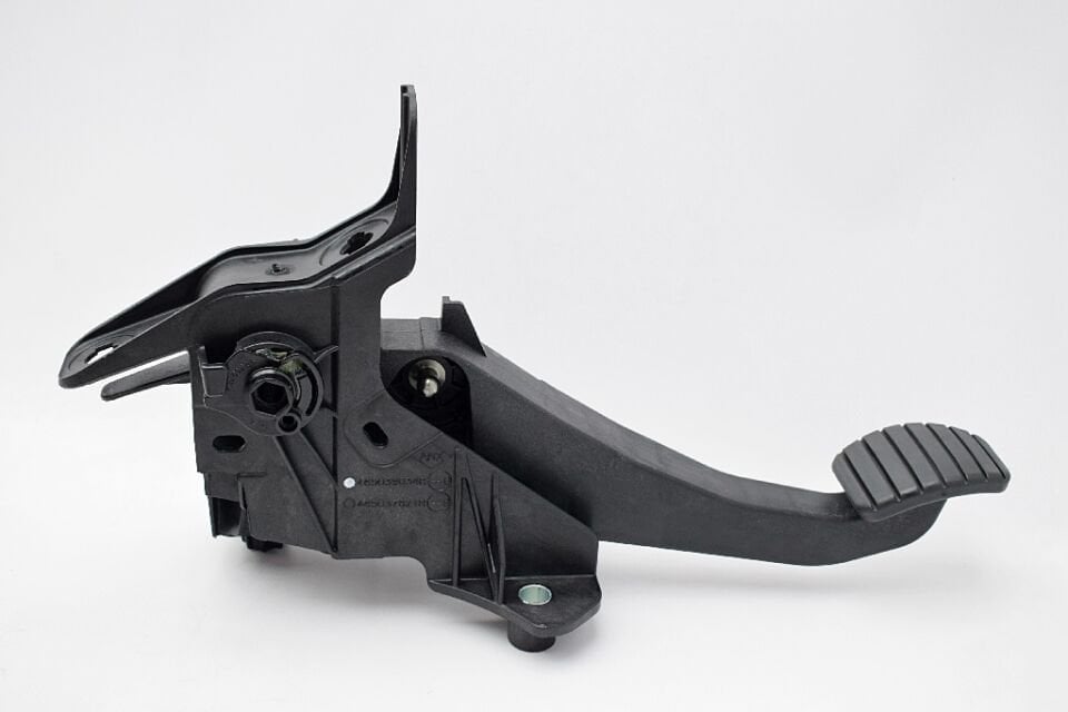 Debriyaj Pedalı Dacia Duster 465039034R