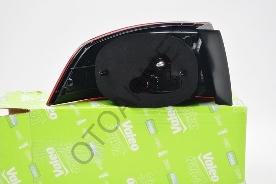 Renault Laguna 2 Arka Stop Lambası Sağ Dış