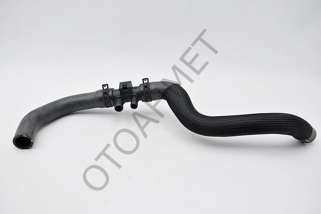 Kadjar Qashqai Radyatör Alt Hortumu 215037310R