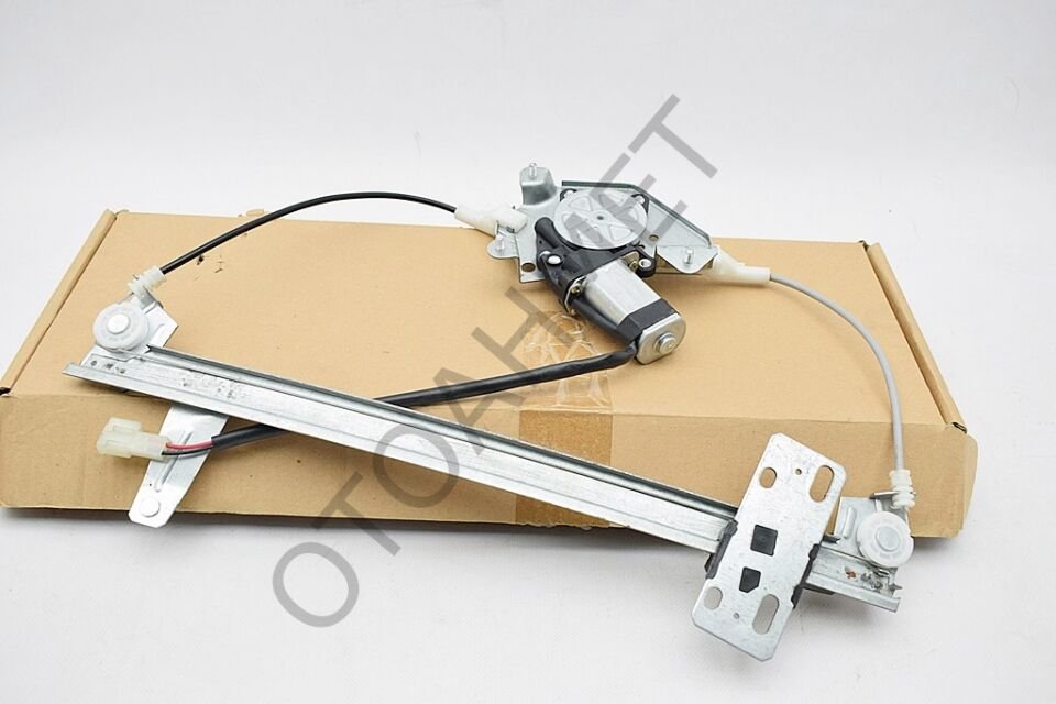 Dacia Solenza Ön Cam Krikosu Motorlu Sağ | OTOAHMET