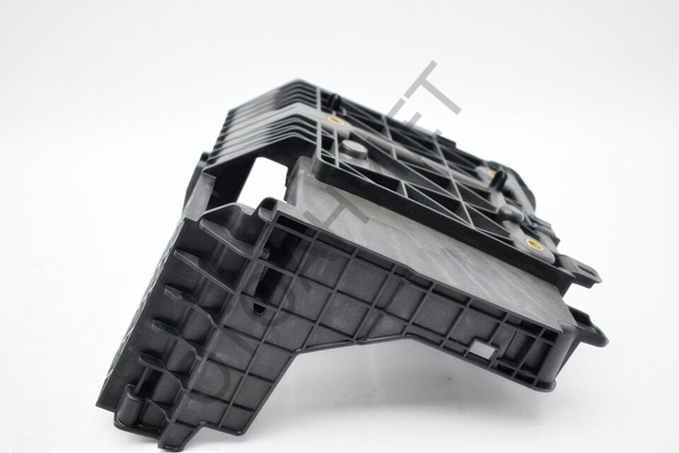 Renault Megane 2 Akü Alt Tablası 8200467409