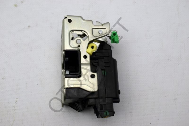 Ön Sol Kapı Kilidi Kangoo 8200727508