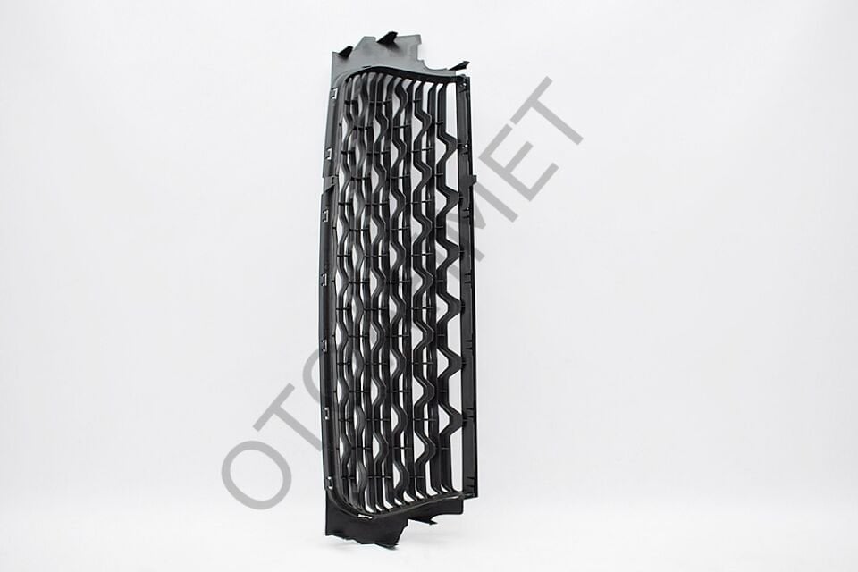 Dacia Duster 2 Ön Tampon Orta Izgara