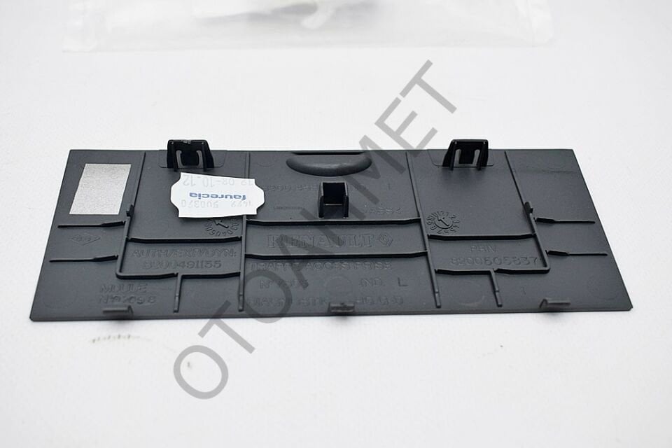 Renault Megane 2 Ön Konsol Kapağı 8200491155
