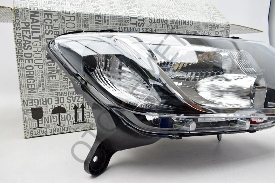 Dacia Sandero Sağ Far Komple 2013-