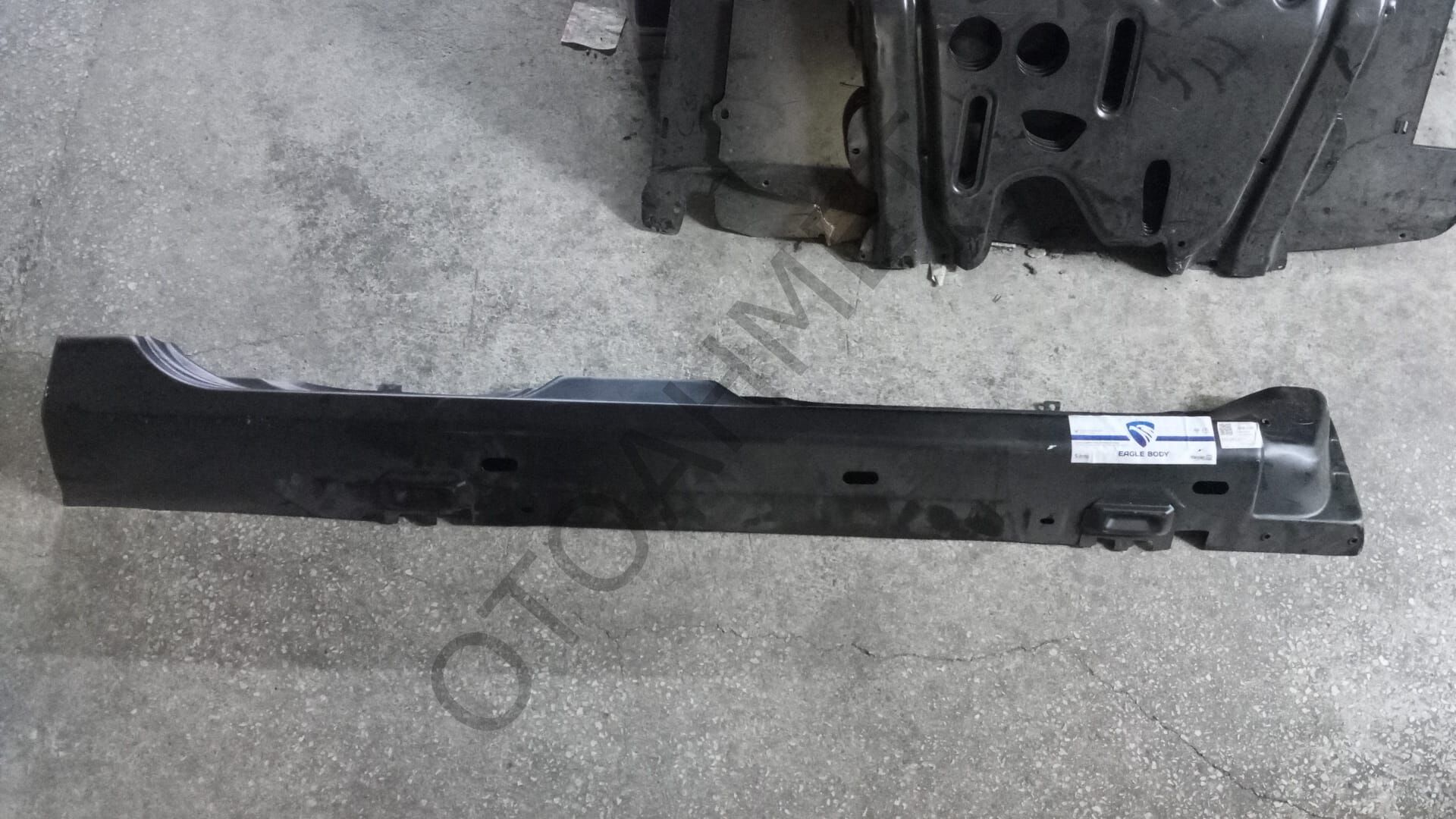 Marşpiyel Sacı Renault Clio 4 Sağ-764604943R