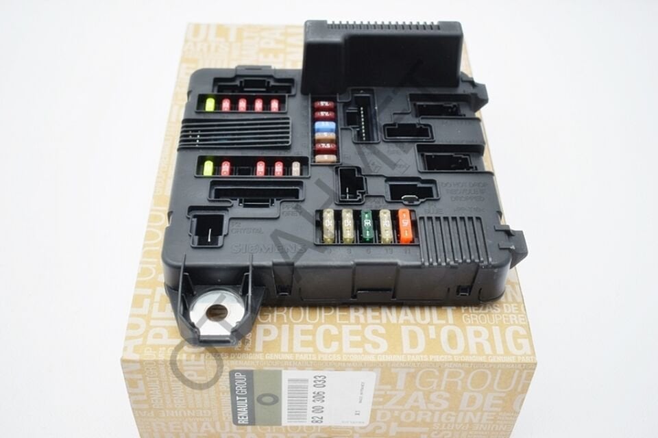 Sigorta Kutusu Renault Megane 2 Scenic 2 8200306033