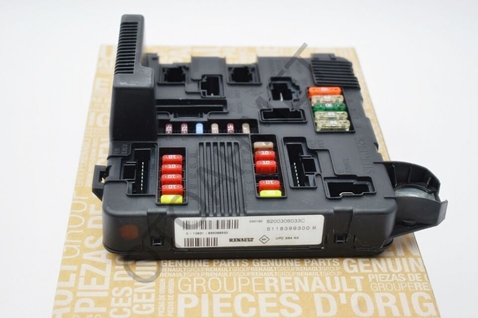 Sigorta Kutusu Renault Megane 2 Scenic 2 8200306033