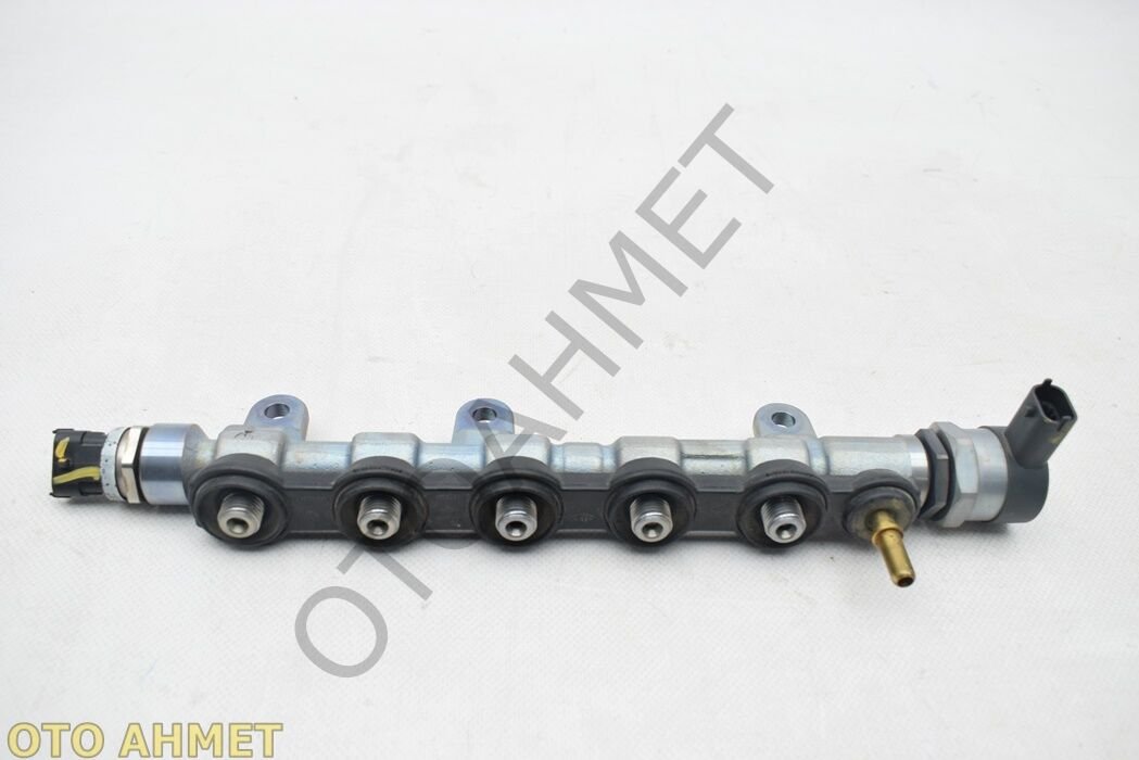 Yakıt Rampası 175217750R M9r Motor Qashqai Latitude