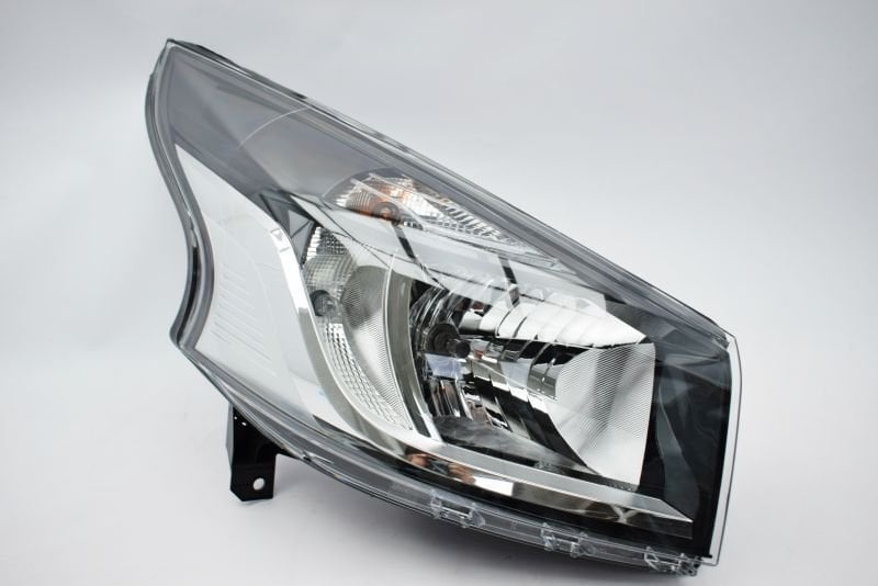 Renault Trafic 3 Sağ Ön Far-260101161R