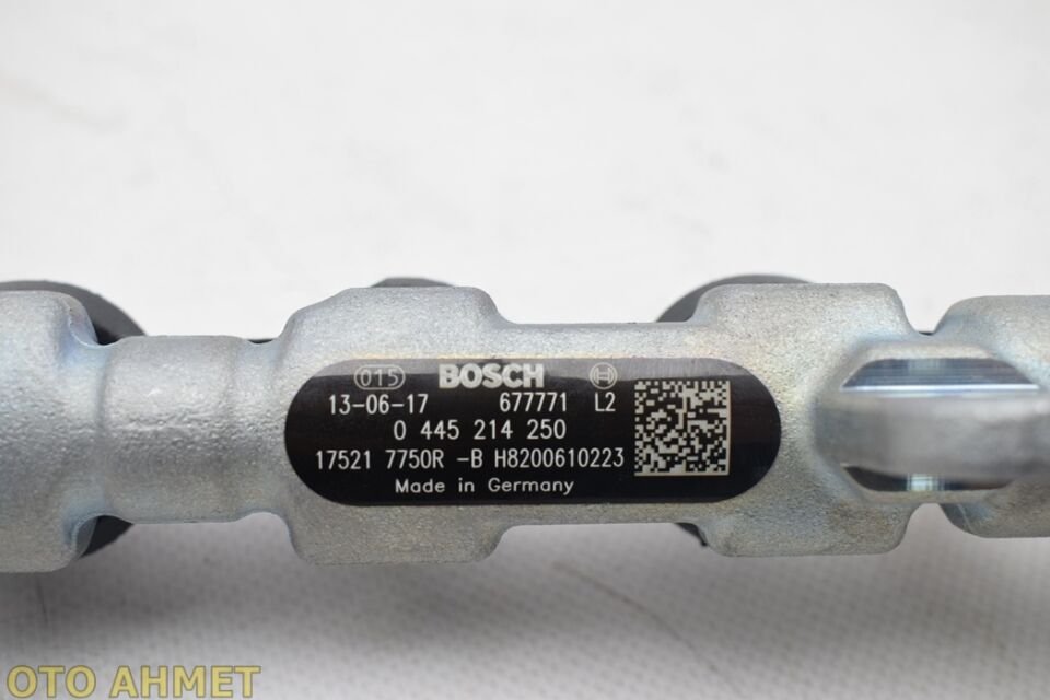 Yakıt Rampası 175217750R M9r Motor Qashqai Latitude