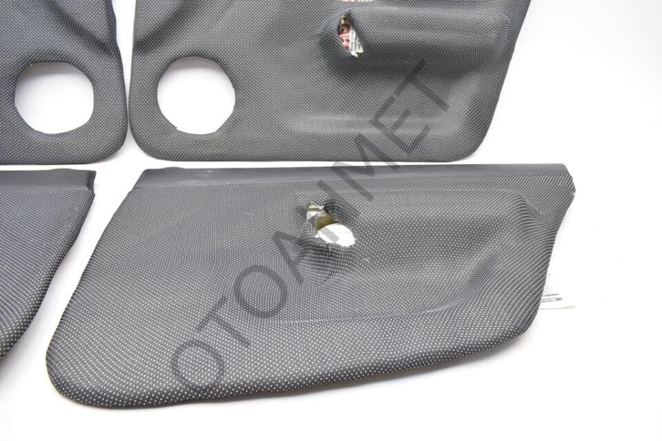 Renault 19 Kapı Döşemesi Takım Koyu