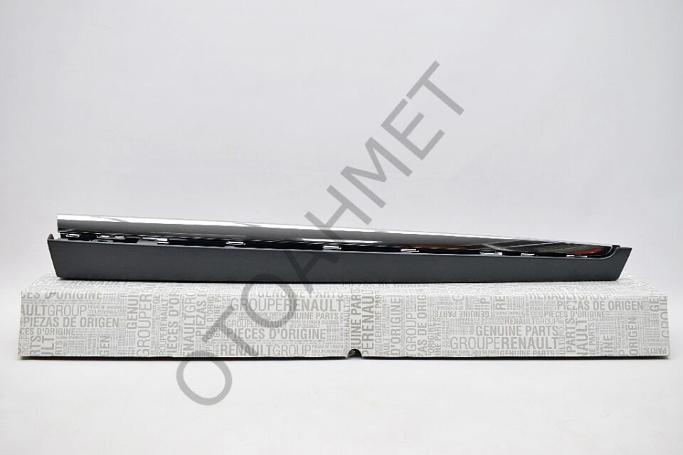 Megane 3 Sağ Ön Kapı Bandı Nikelaj Krom Çıtalı